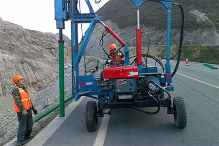 南宁高速公路隔离栅防护网施工